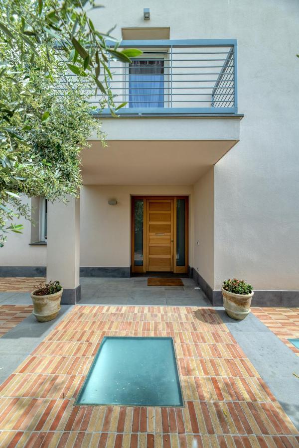 La Casa Degli Ulivi Appartamento In Villa Con Patio 夸尔图-圣埃莱娜 外观 照片