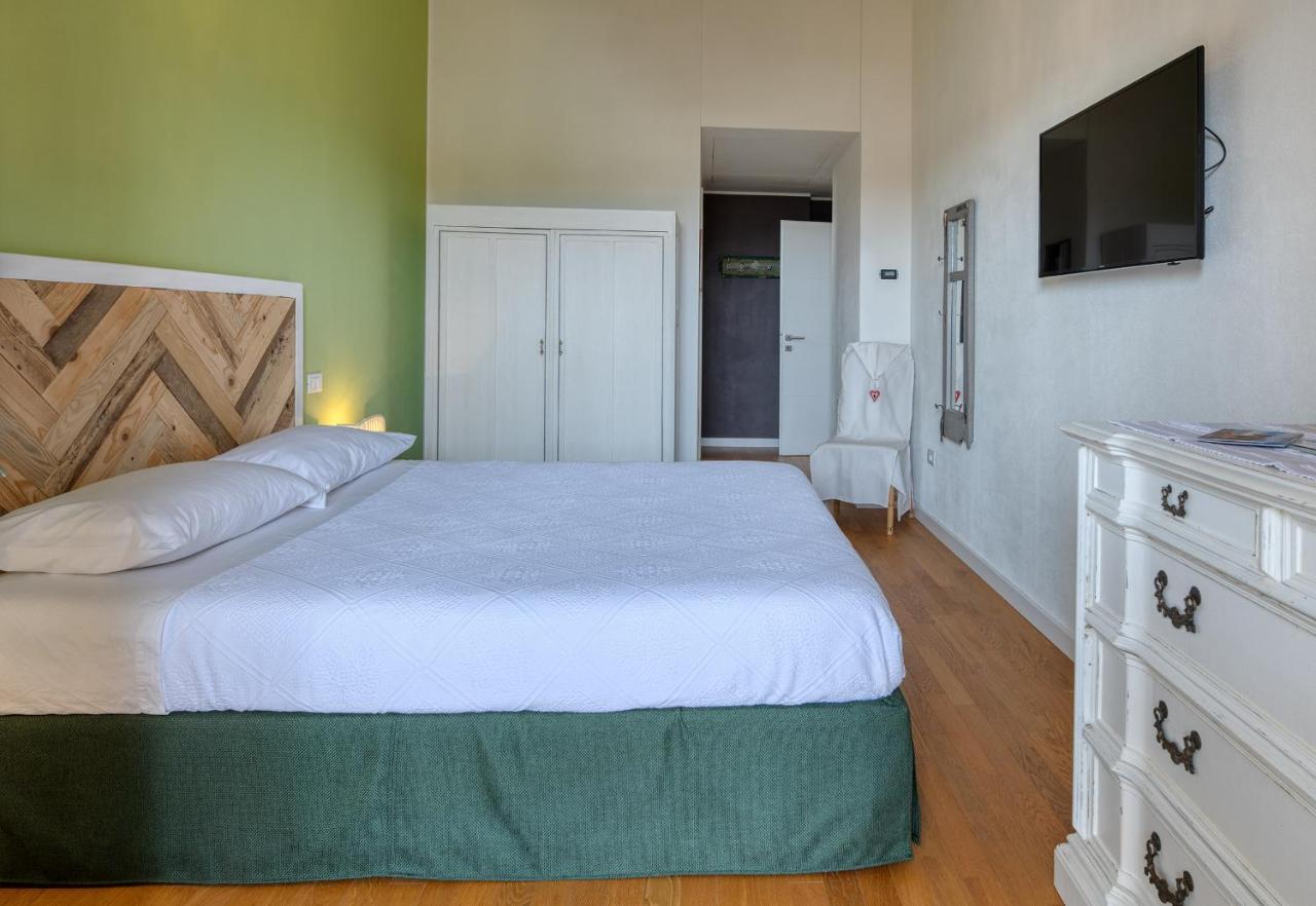 La Casa Degli Ulivi Appartamento In Villa Con Patio 夸尔图-圣埃莱娜 外观 照片