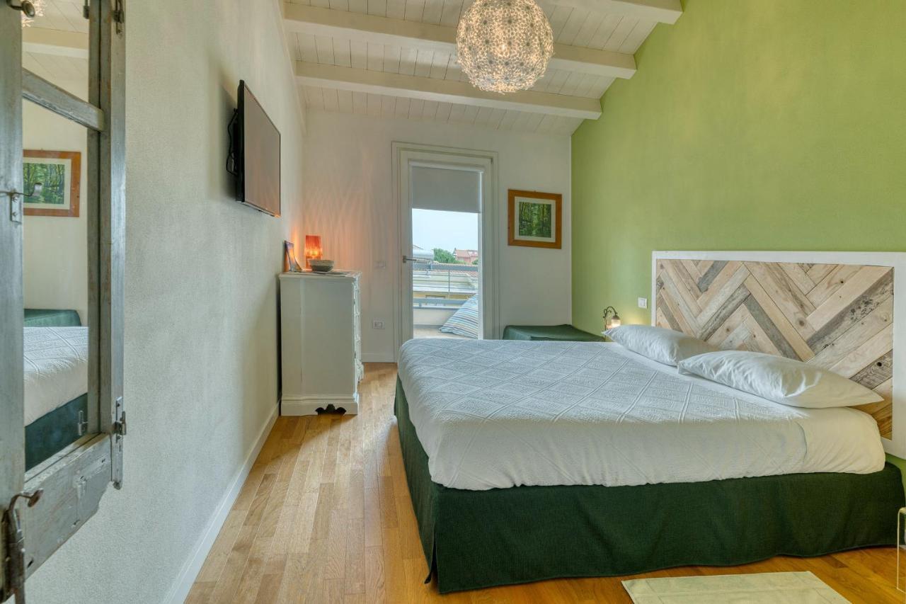 La Casa Degli Ulivi Appartamento In Villa Con Patio 夸尔图-圣埃莱娜 外观 照片